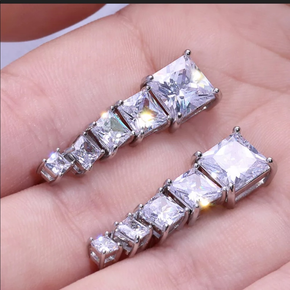 New 925 Women’s Beautiful Diamond Earrings - Picture 3 of 5